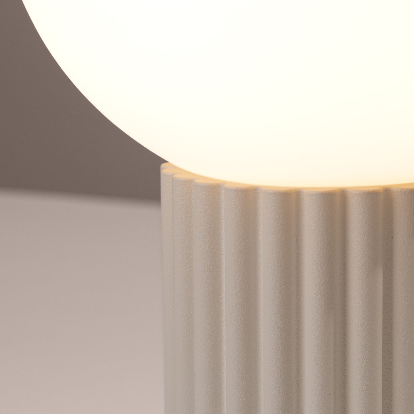 Tafellamp HALO beige