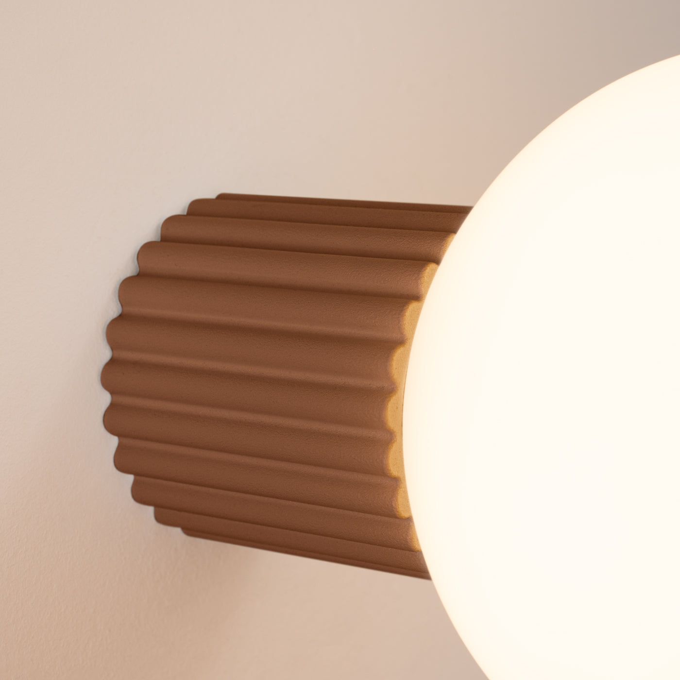 Wandlamp HALO mokka IP44